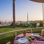 Sunset Aqua Lettings 아파트호텔