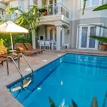 Sunset Aqua Lettings 페티예